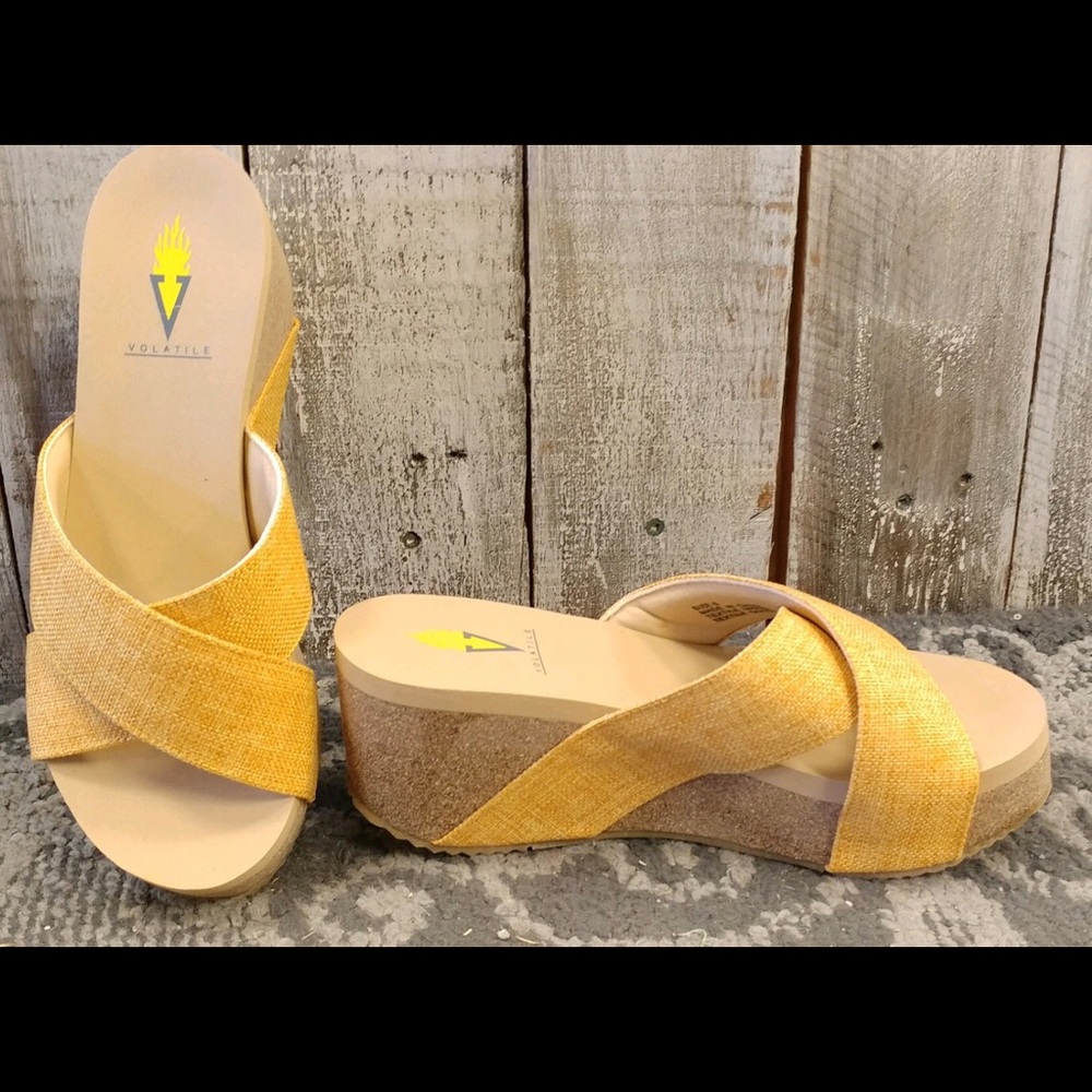 Volatile Slide Sandal